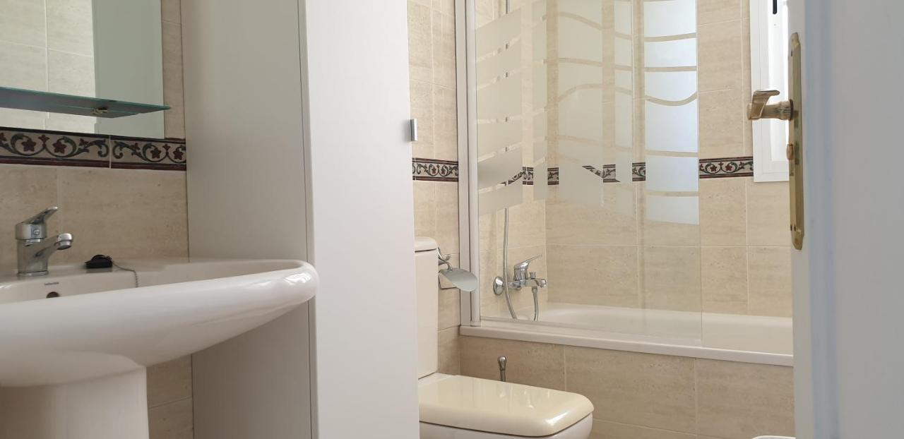 Appartamento Luxury Penthouse With Sea&Mountain Views & Hot Tub - Tranquility & Rest Benalmádena Esterno foto
