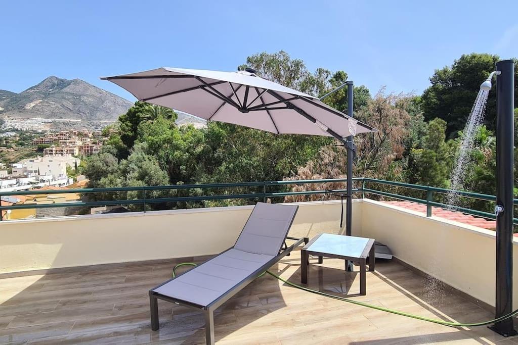 Appartamento Luxury Penthouse With Sea&Mountain Views & Hot Tub - Tranquility & Rest Benalmádena Esterno foto